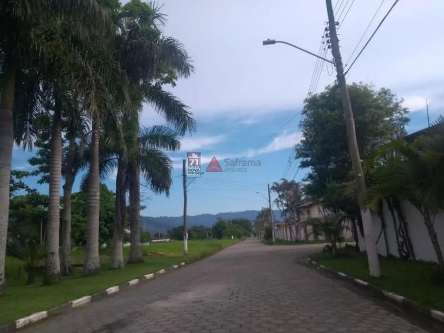 Casa Sobrado Condomínio em Caraguatatuba