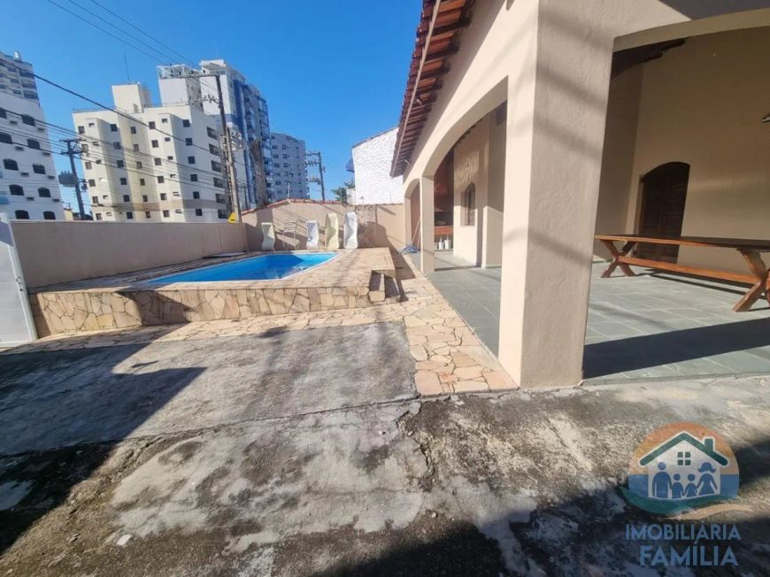 EXCELENTE IMÓVEL PRÓXIMO AO MAR LOCALIZADO NO BAIRRO PRAINHA EM CARAGUATATUBA!!