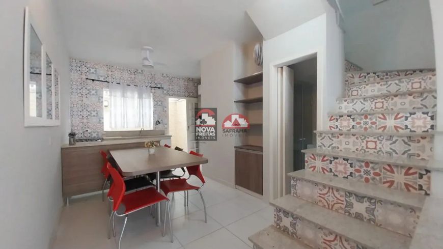 Charmoso sobrado Massaguaçu para locação ou venda com 2 suítes, mobiliado à 80 metros da orla. Excel
