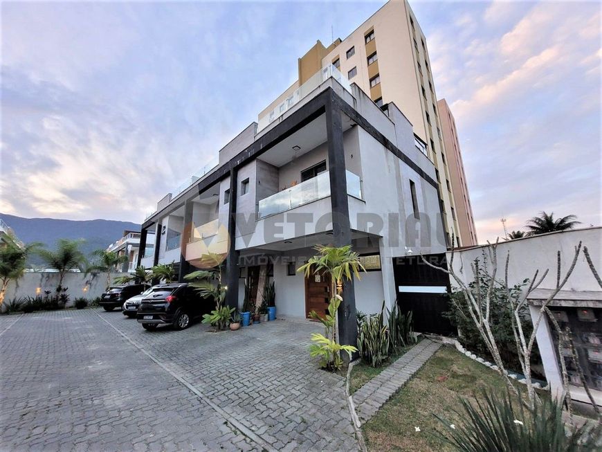 Apartamento Triplex com 2 dormitórios à venda, 135 m² por R$ 690.000,00 - Massaguaçu - Caraguatatuba