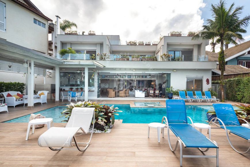Casa de Luxo em Caraguatatuba - Condomínio Costa Verde Tabatinga, 8 suítes