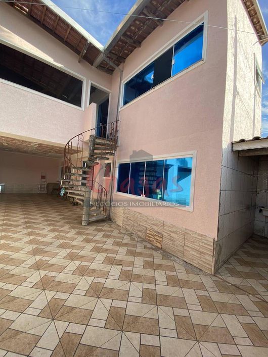 Casa frente mar em ótimo bairro em Caraguatatuba