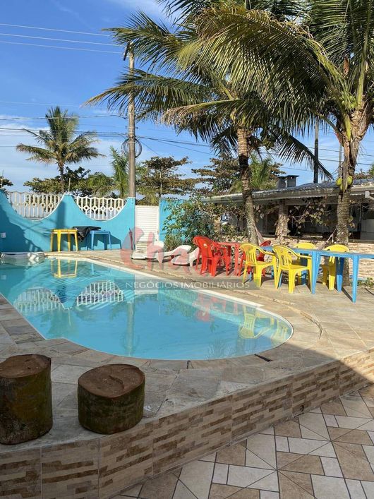 Casa frente mar em ótimo bairro em Caraguatatuba