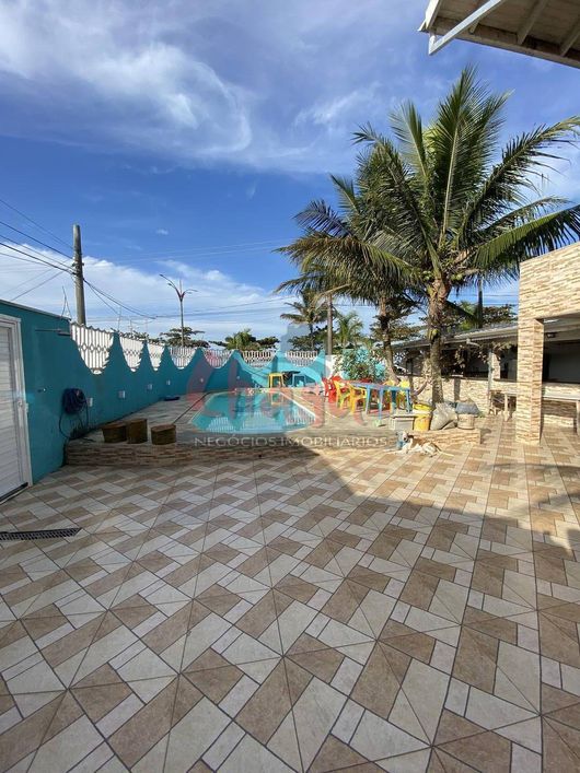 Casa frente mar em ótimo bairro em Caraguatatuba