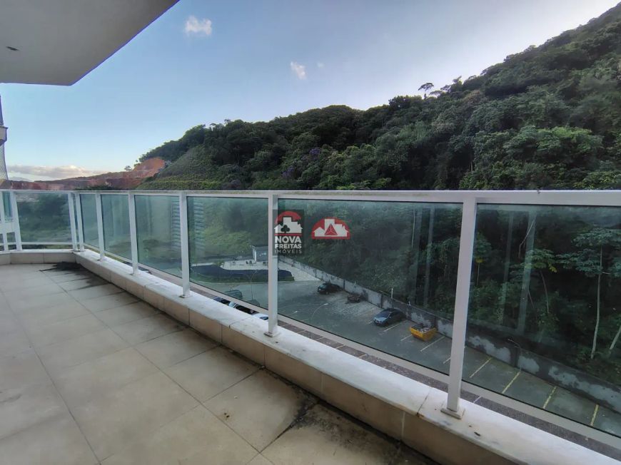 APARTAMENTO EM LOCAL CALMO COM VISTA INIGUALÁVEL