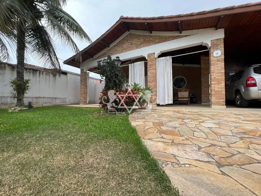 Casa à venda c/3 dorms, piscina no Porto Novo, Caraguatatuba, SP
