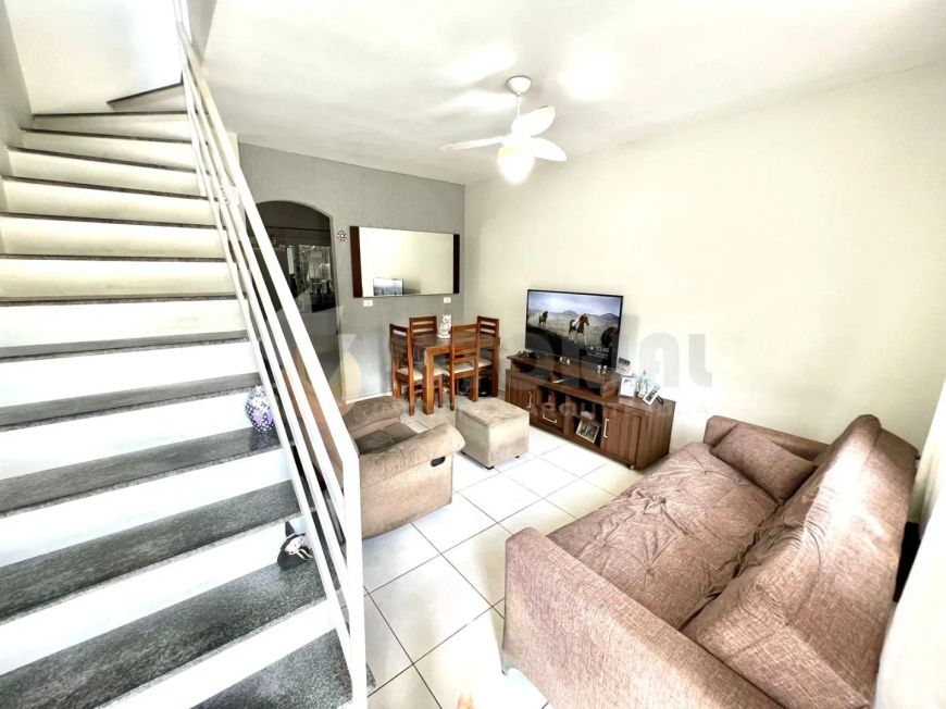 Sobrado com 2 dormitórios à venda, 75 m² por R$ 420.000,00 - Cidade Jardim - Caraguatatuba/SP