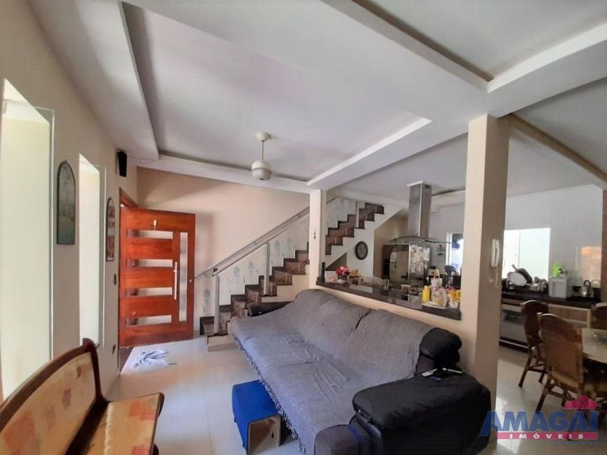 Casa à venda em Caraguatatuba