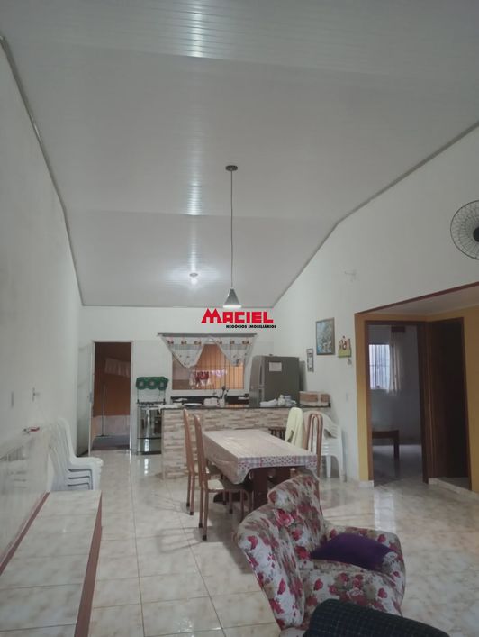 Casa Padrão em Caraguatatuba