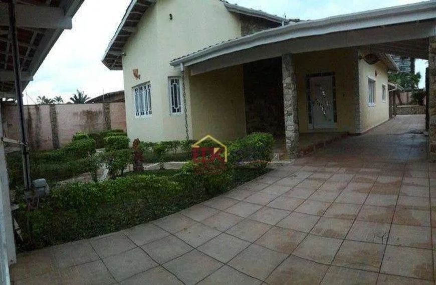 Casa com 3 dormitórios à venda por R$ 960.000 - Jardim Brasil - Caraguatatuba/SP