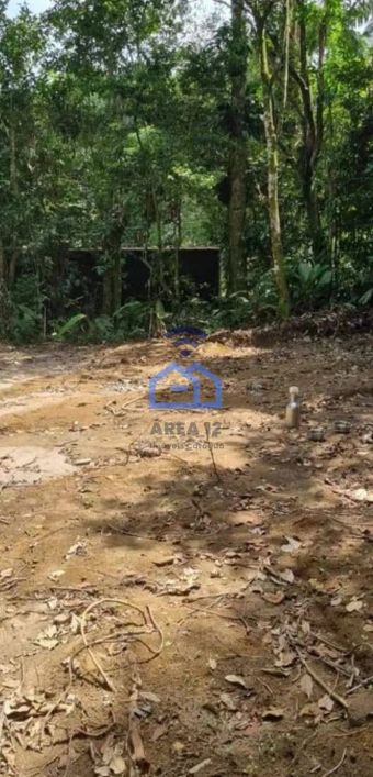 Terreno à venda no Condomínio Park Imperial, bairro do Massaguaçu em Caraguatatuba, SP