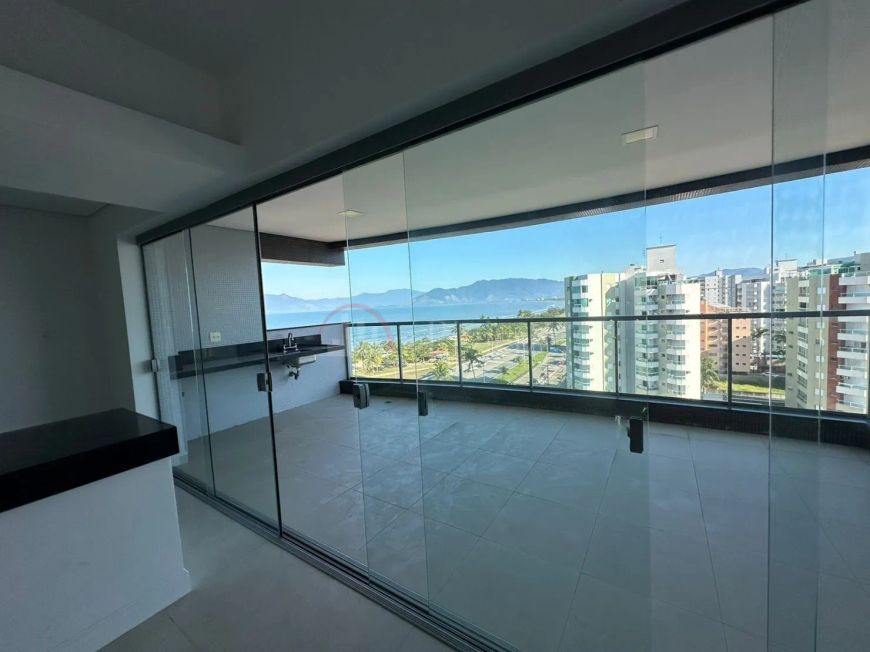 Luxuoso apartamento à venda na praia do Indaiá em Caraguatatuba com vista para o mar