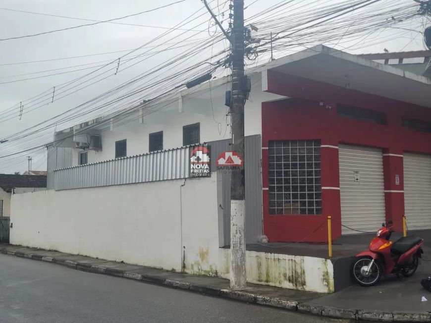 GRANDE OPORTUNIDADE - PRÉDIO COMERCIAL MUITO BEM LOCALIZADO NO BAIRRO POIARES!!.