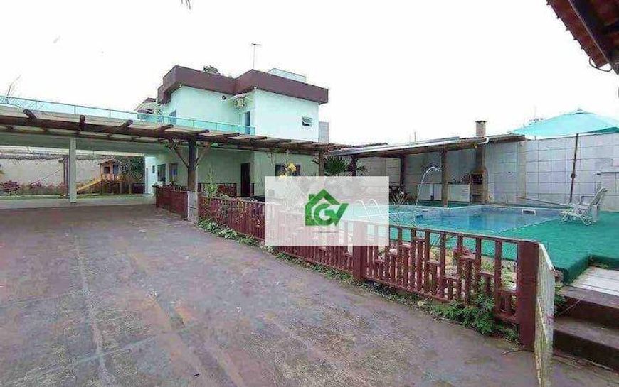 Sobrado com 4 dormitórios à venda, 272 m² por R$ 900.000,00 - Porto Novo - Caraguatatuba/SP