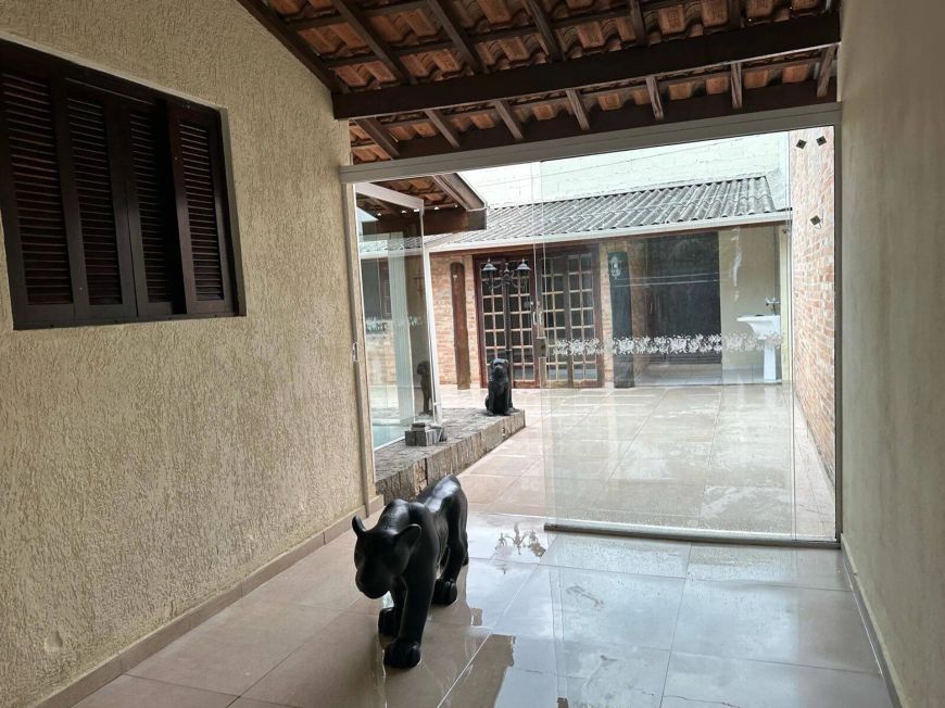 Linda casa a venda em Caraguatatuba!