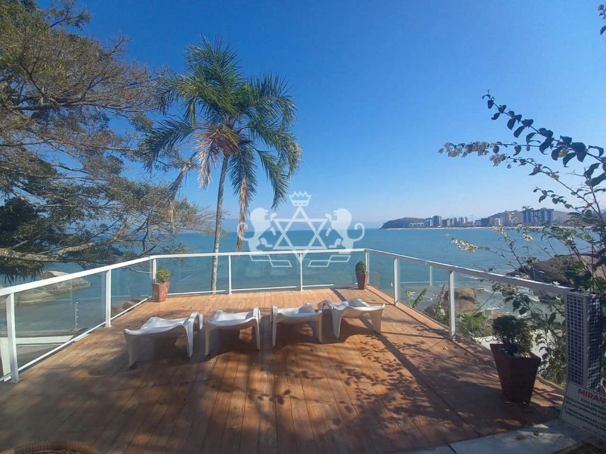 Apartamento c/2 dormitórios, pé na areia à venda na Martim de sá, Caraguatatuba SP.