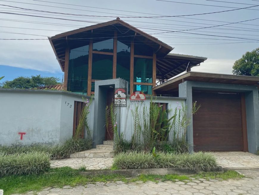 Casa Padrão em Caraguatatuba