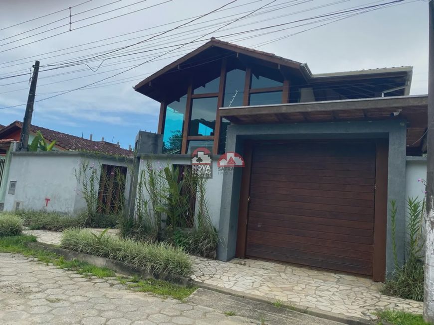 Casa Padrão em Caraguatatuba