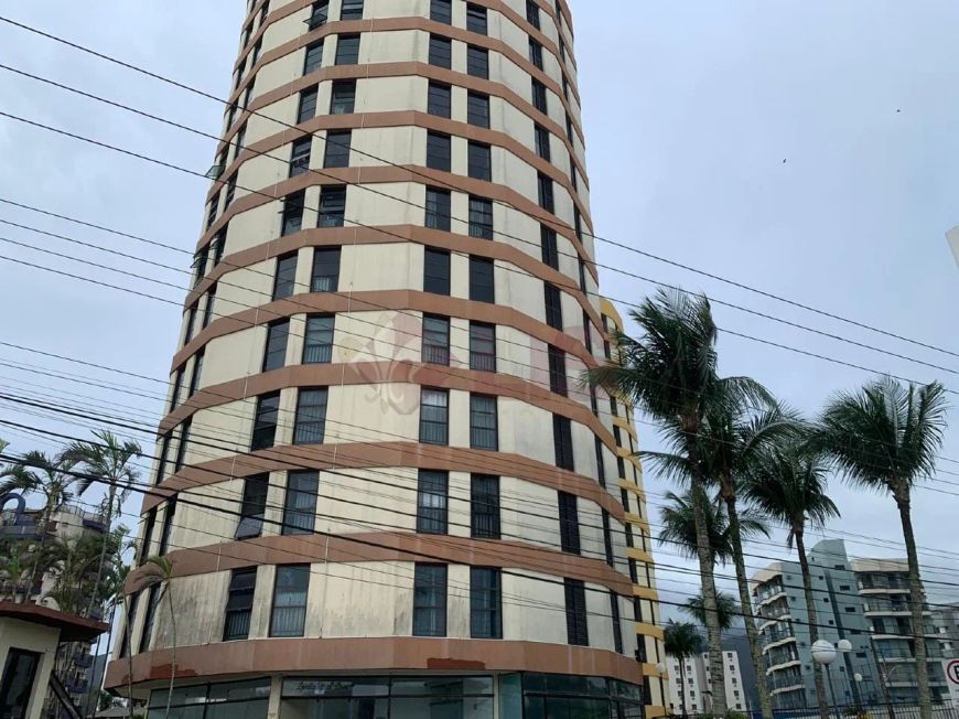 Apartamento à Venda em Martim de Sá - Frente Mar!