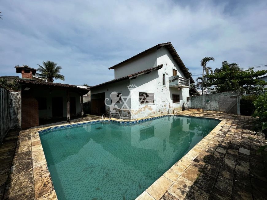 SOBRADO À VENDA, COM 780 M2 ARÉA TOTAL, 3 DORM SENDO UMA SUÍTE, 300 METROS DA PRAIA, MASSAGUAÇU, CA