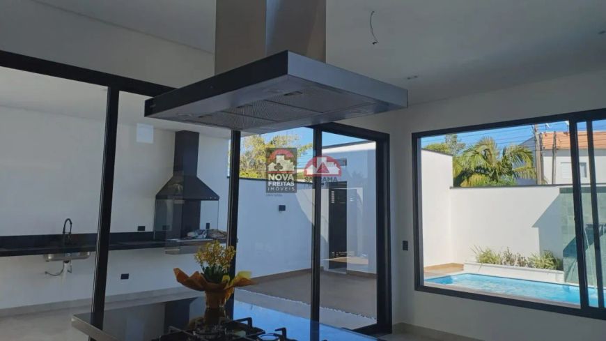 Sobrado para venda com 250 metros quadrados com 3 quartos em Capricórnio II - Caraguatatuba - SP