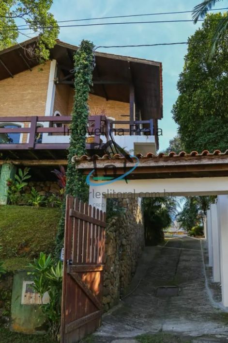 Sobrado em Condomínio para Venda em Caraguatatuba, Praia da Cocanha, 4 dormitórios, 2 suítes, 3 banh