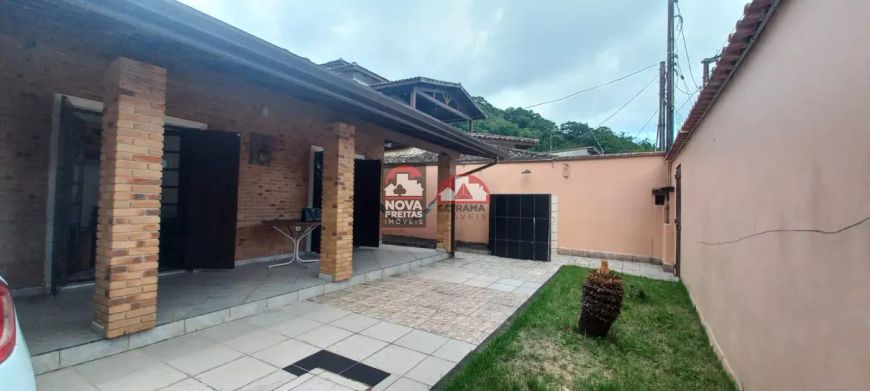 Casa em bairro tranquilo próximo de comércios