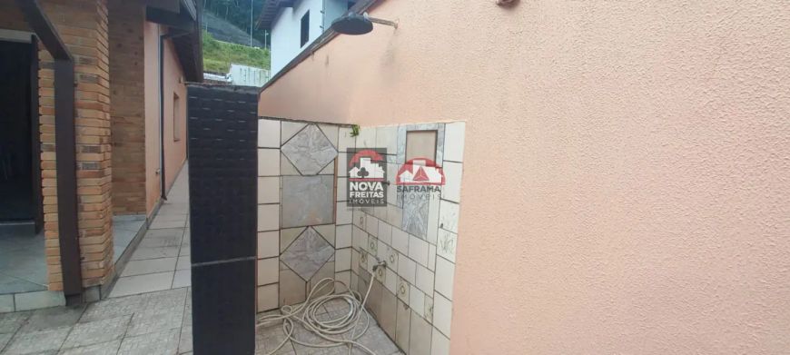 Casa em bairro tranquilo próximo de comércios