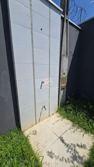 Casa térrea com 3 quartos (1 suíte) a 710m da areia à venda, 145 m²- Massaguaçu- Caraguatatuba/SP