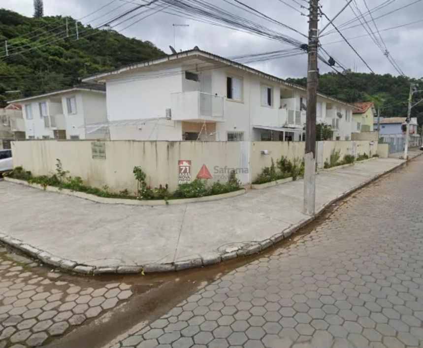 Lindo Sobrado em condomínio fechado na Martim de Sá.