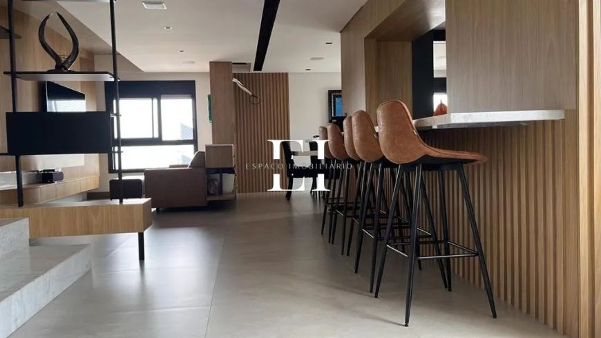Cobertura Duplex com 215m²