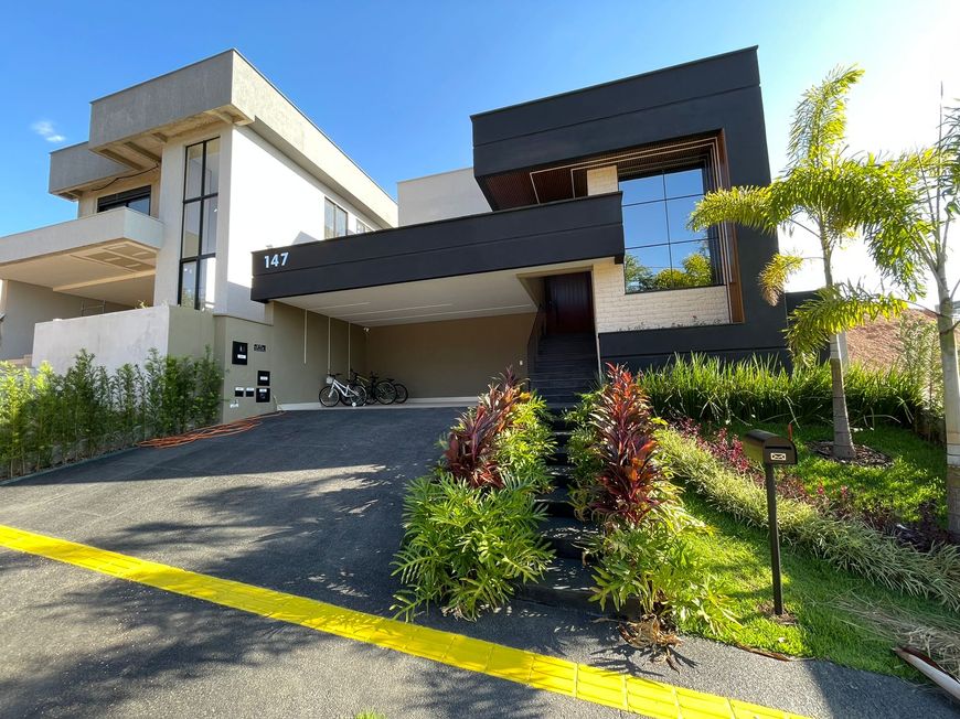 Casa de condomínio térrea para venda possui 167 metros quadrados com 3 quartos