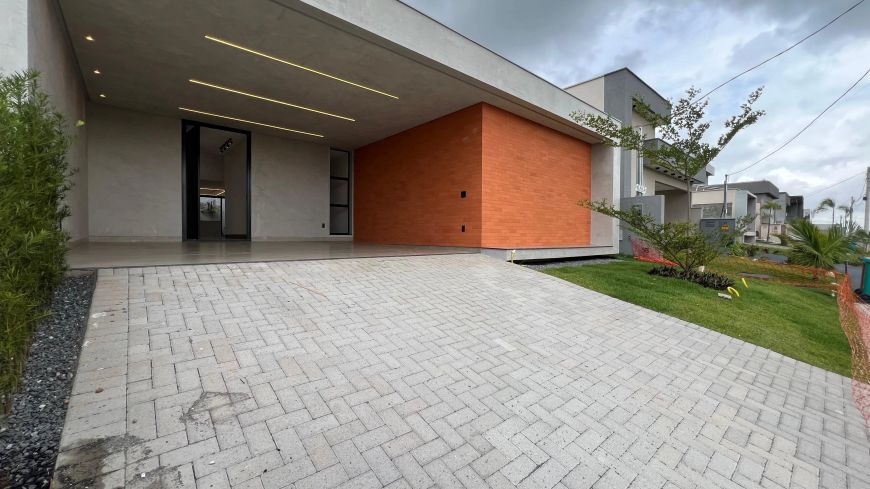 Casa Térrea no Condomínio Jardins Porto Casa em Condomínio com 4 Quarto(s) e 1 banheiro(s) à Venda,
