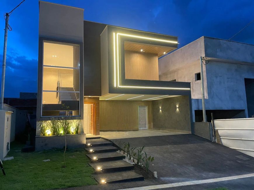 SOBRADO 4 SUITES JARDINS CAPRI Casa em Condomínio com 4 Quarto(s) e 5 banheiro(s) à Venda, 213 por R