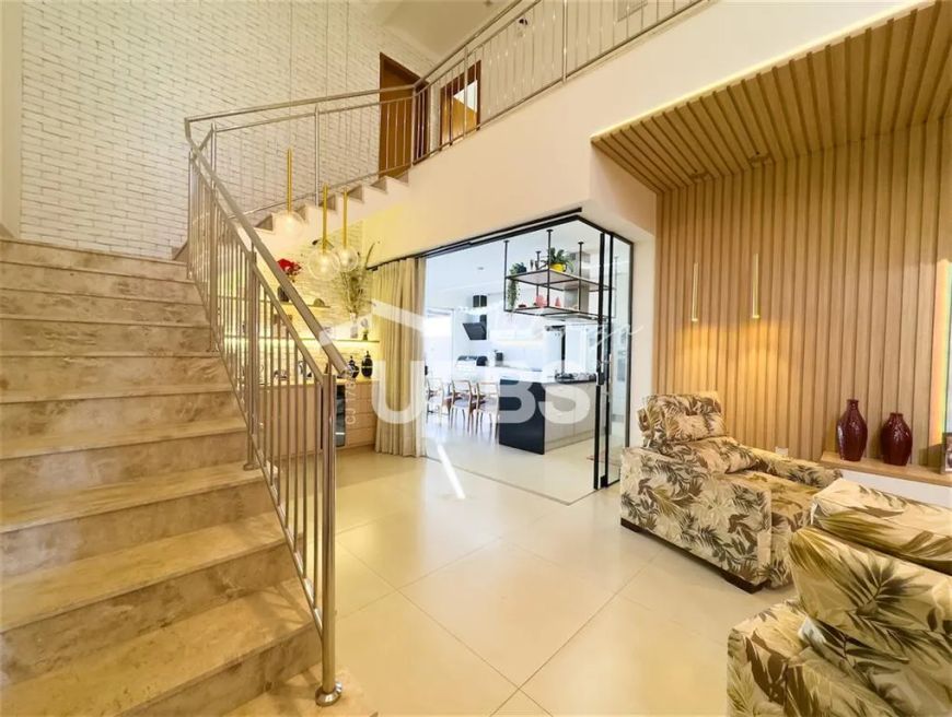 Sobrado em condominio fechado no Jardins Veneza com 3 suites - MOBILIADO