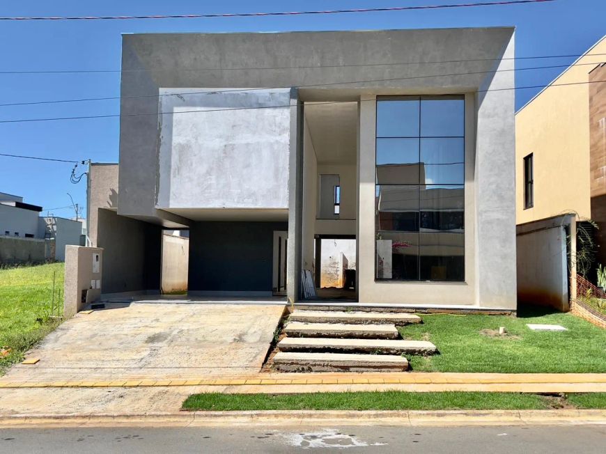 Casa de condomínio sobrado para venda possui 229 metros quadrados com 4 quartos