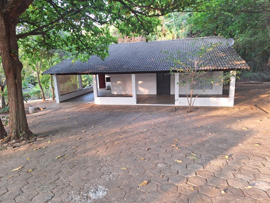 Casa de condomínio para venda tem 150 metros quadrados com 3 quartos