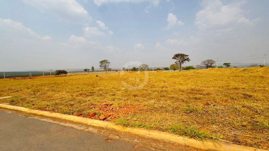 Terreno de 992 m2 plano