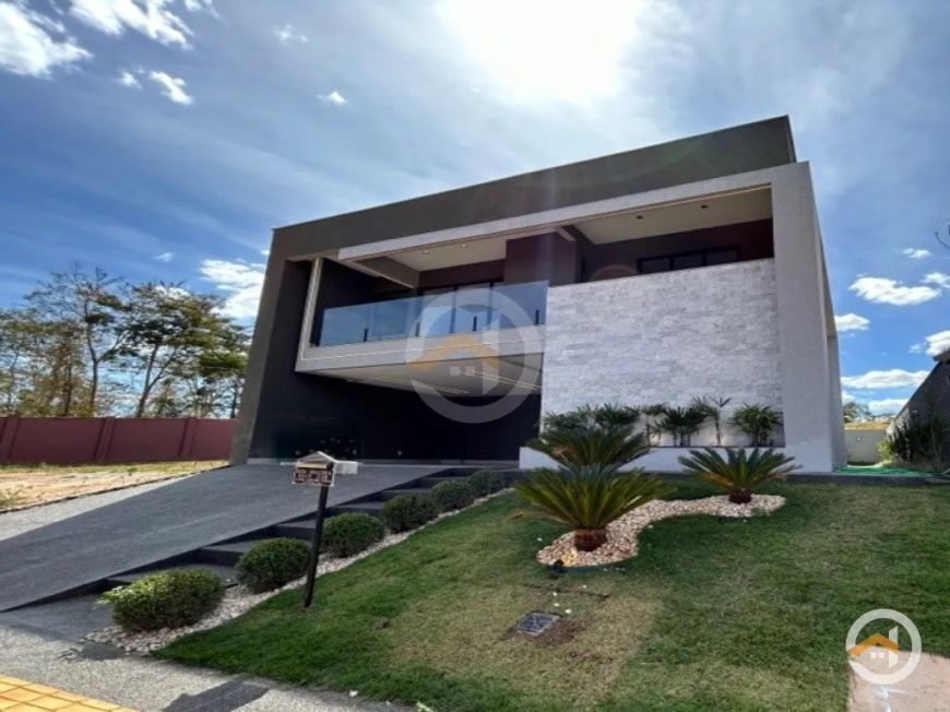Casa em Condomínio no Jardins Capri de 4 quartos