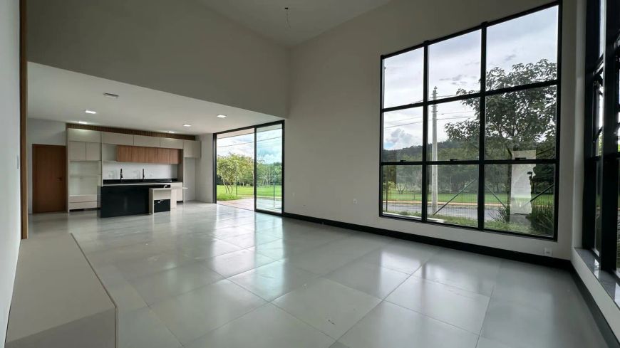 Casa térrea de 3 suítes à venda, 197 m² por R$ 1.350.000,00 - Jardins Porto - Senador Canedo/GO