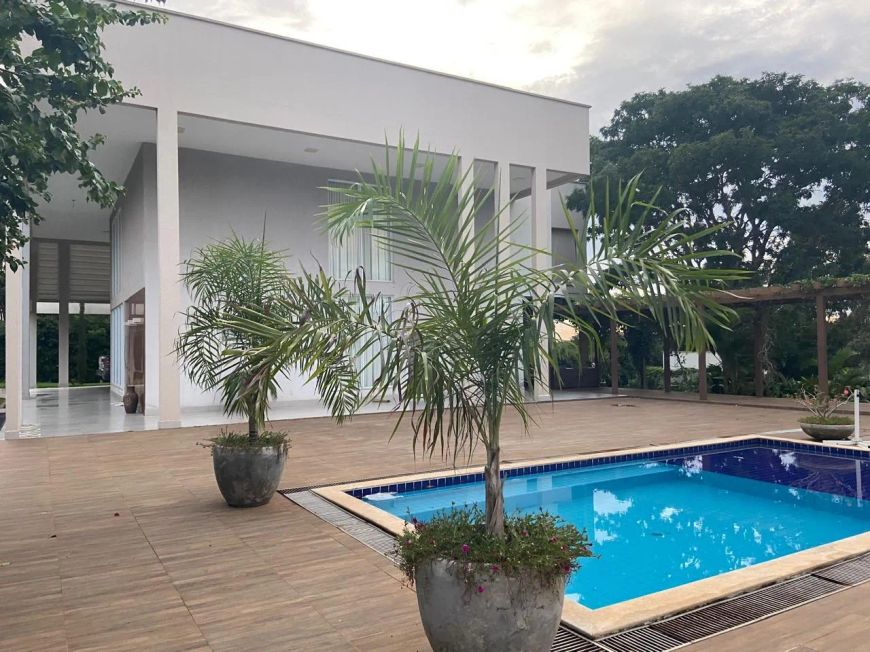 Terreno com sobrado e casa de alto padrão, 5080m² de área total, alto da Boa Vista Senador Canedo