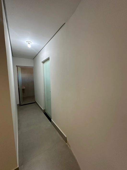 GALPÃO NO CENTRRO COMERCIAL DE SENADOR CANEDO Casa em Condomínio com 1 Quarto(s) e 3 banheiro(s) à V