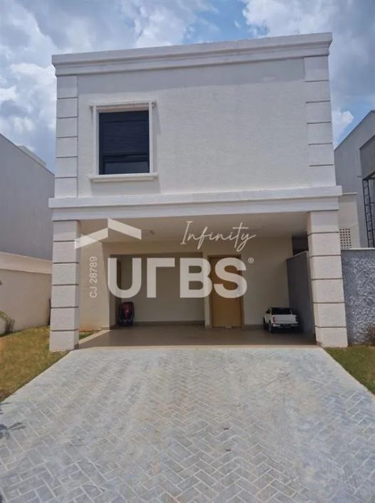 OPORTUNIDADE de morar em uma casa no Jardins