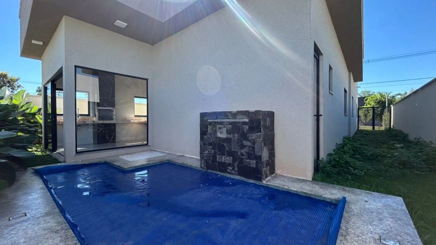 a casa térrea mais barata do condomínio/ 3 suítes / piscina