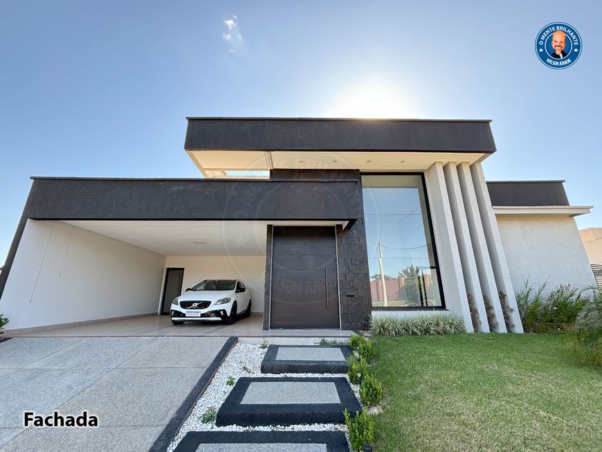 Casa térrea Jardins Bolonha c/ 182 m² com 3 suítes plenas sendo 1 master com closet e banheira