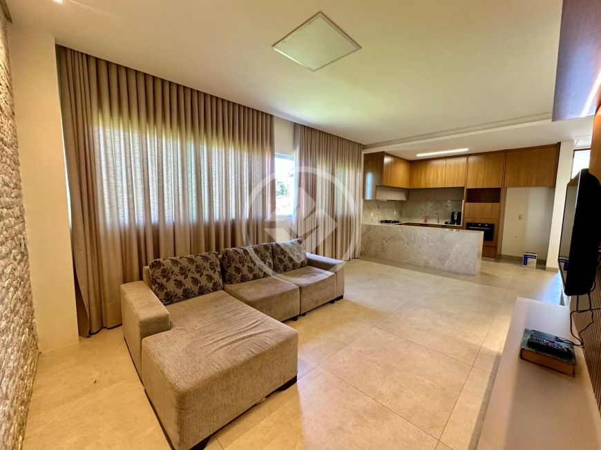 REF: OFFICE2744 Sobrado no Residencial Vale Verde, sendo 4 quartos com 260m², Senador Canedo-GO codi