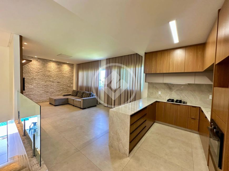 REF: OFFICE2744 Sobrado no Residencial Vale Verde, sendo 4 quartos com 260m², Senador Canedo-GO codi