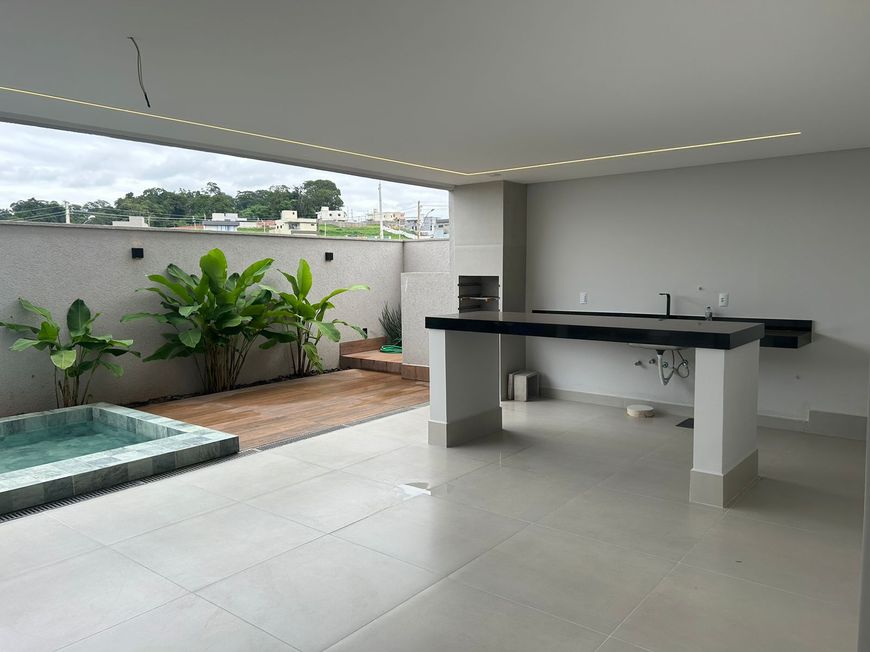CASA TÉRREA JARDINS BOLONHA Casa em Condomínio com 4 Quarto(s) e 5 banheiro(s) à Venda, 250 por R$ 1