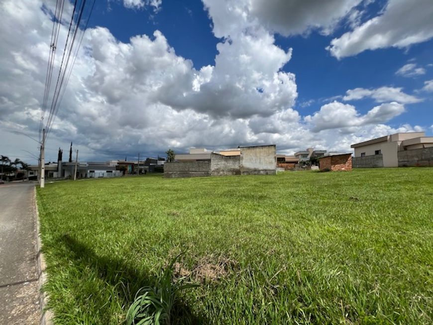 Lote Jardim Veneza com 403m2 FGR