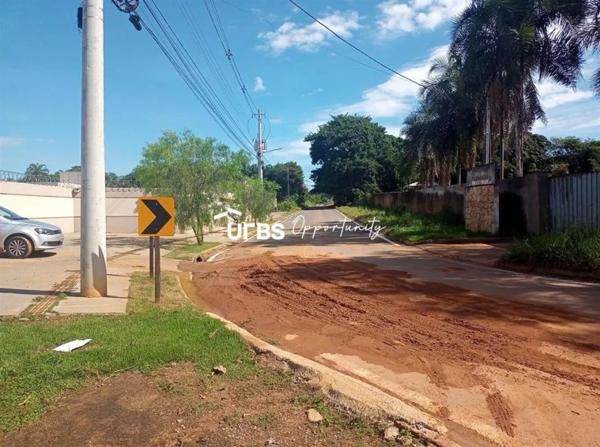 Chácara com amplo espaço para projetos comerciais ou residenciais